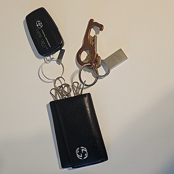 Gucci Black leather 6 key wallet/ pouch - Picture 10 of 12